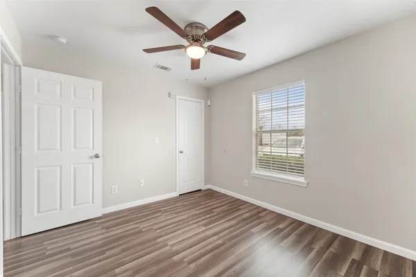 $995 | 516 Hollyhock Street, Unit 15, Prairie View, TX 77484