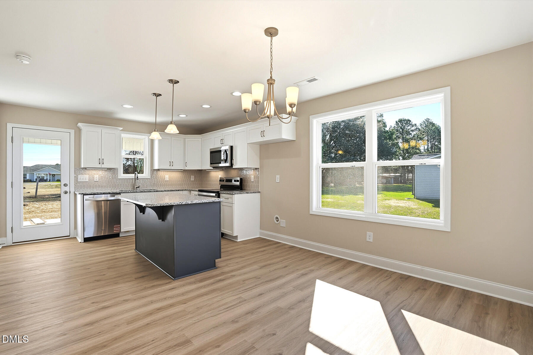 232 Rae Street Warsaw, NC 28398 - Photo 9 of 31 Dining Area/Kitchen