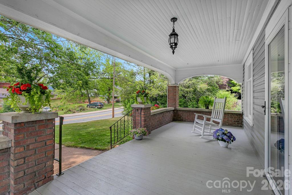 41 Harrison Street Canton, NC 28716 - Photo 5 of 48