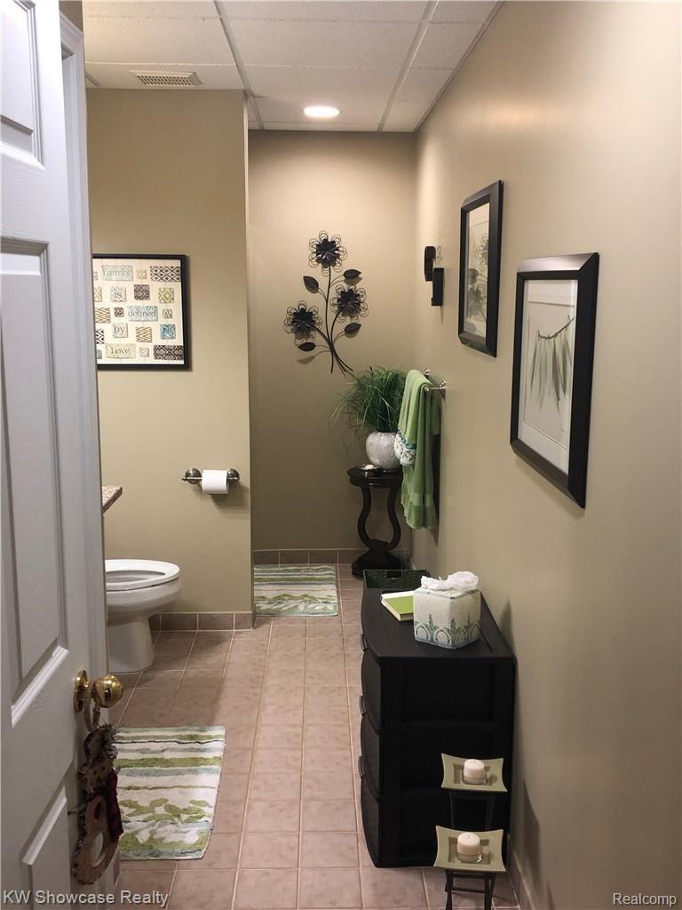 803 Chelsea Ridge Court Howell, MI 48843 - Photo 27 of 29 IMG_2139.jpeg