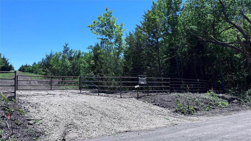 1 Key Road Sherman, TX 75090 - Photo 3 of 20 a backyard of a house