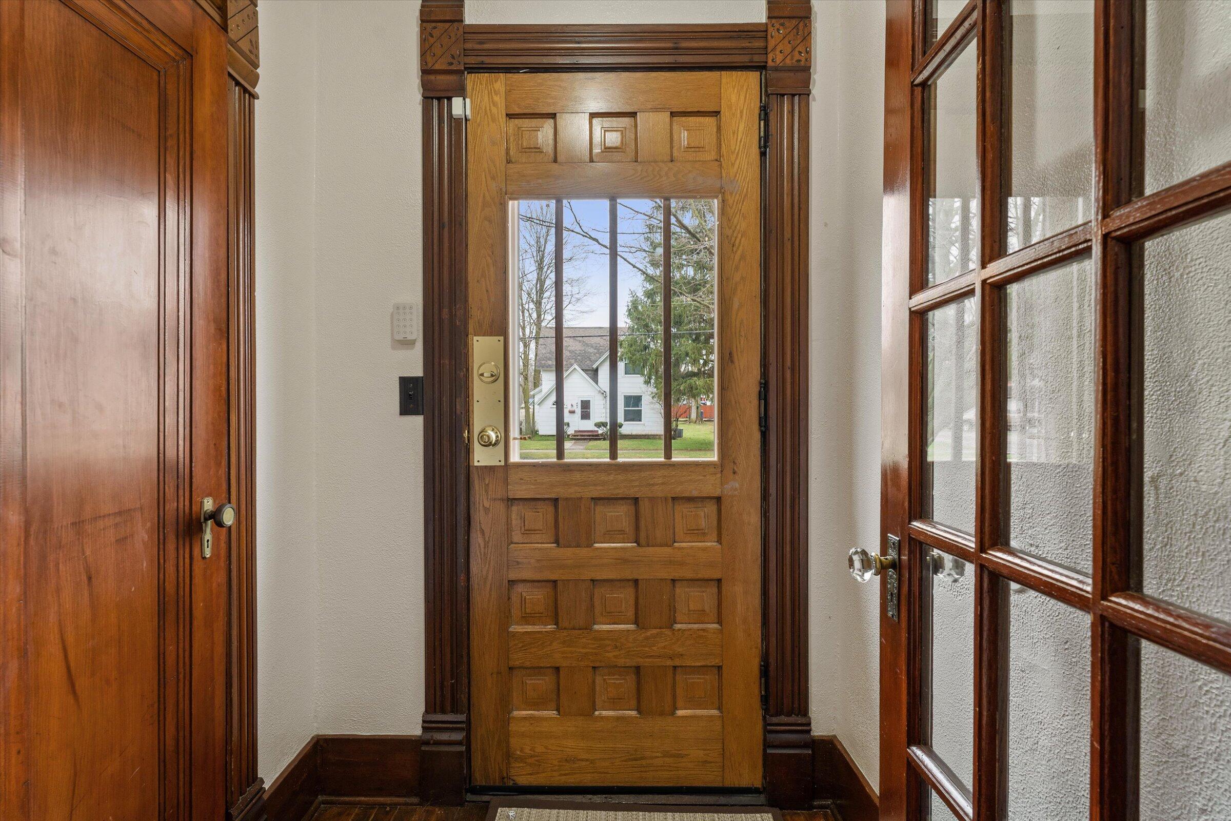 402 Jefferson Street Cassopolis, MI 49031 - Photo 7 of 37 01-DSC03648