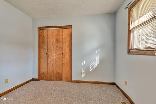 $425,000 | 1363 Highway 91, Elizabethton, TN 37643