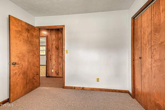 $425,000 | 1363 Highway 91, Elizabethton, TN 37643