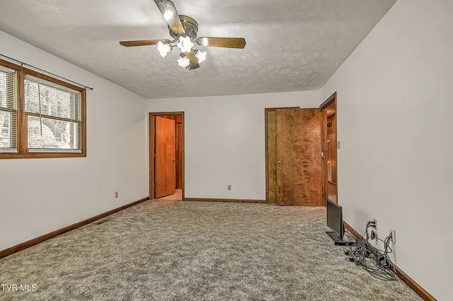 $425,000 | 1363 Highway 91, Elizabethton, TN 37643