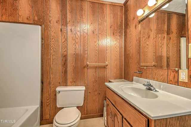 $425,000 | 1363 Highway 91, Elizabethton, TN 37643