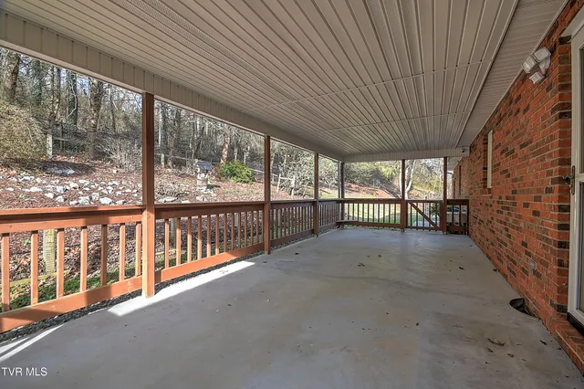 $425,000 | 1363 Highway 91, Elizabethton, TN 37643