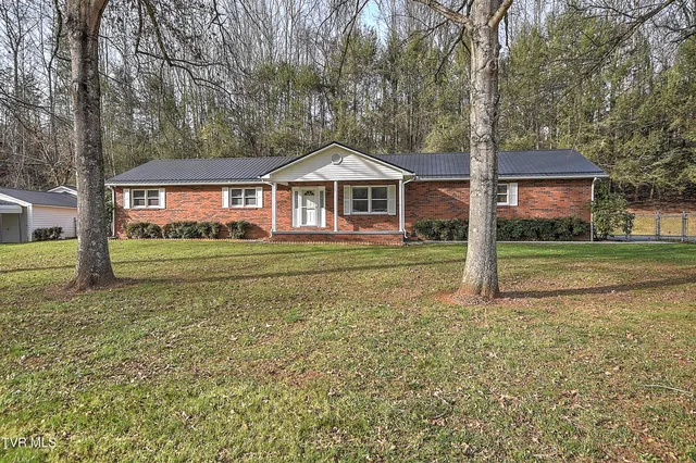 $425,000 | 1363 Highway 91, Elizabethton, TN 37643