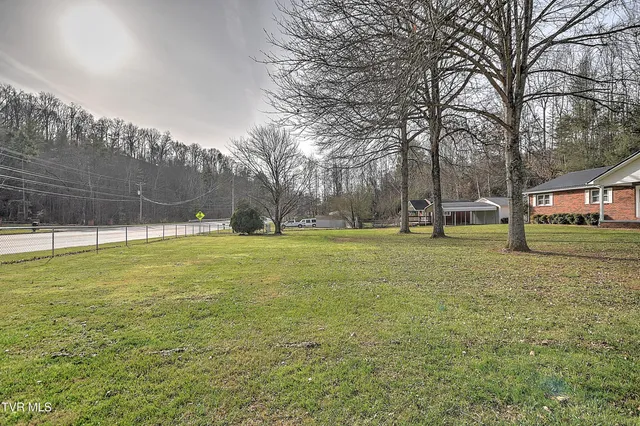 $425,000 | 1363 Highway 91, Elizabethton, TN 37643