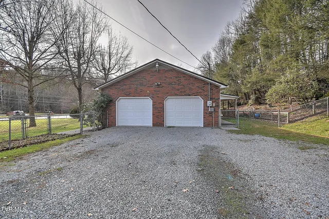 $425,000 | 1363 Highway 91, Elizabethton, TN 37643