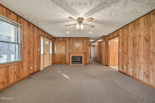 $425,000 | 1363 Highway 91, Elizabethton, TN 37643