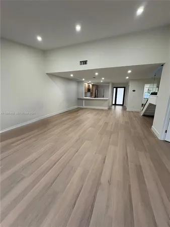 $4,500 | 9881 Northwest 52nd Terrace, Unit 9881, Doral, FL 33178