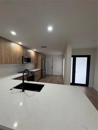 $4,500 | 9881 Northwest 52nd Terrace, Unit 9881, Doral, FL 33178