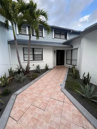 $4,500 | 9881 Northwest 52nd Terrace, Unit 9881, Doral, FL 33178