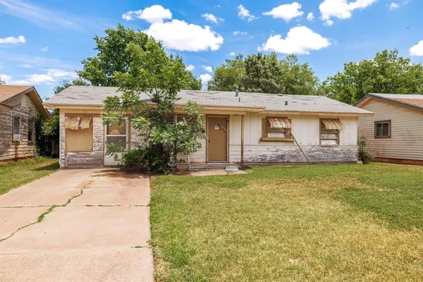 $59,900 | 975 North San Jose Drive, Abilene, TX 79603