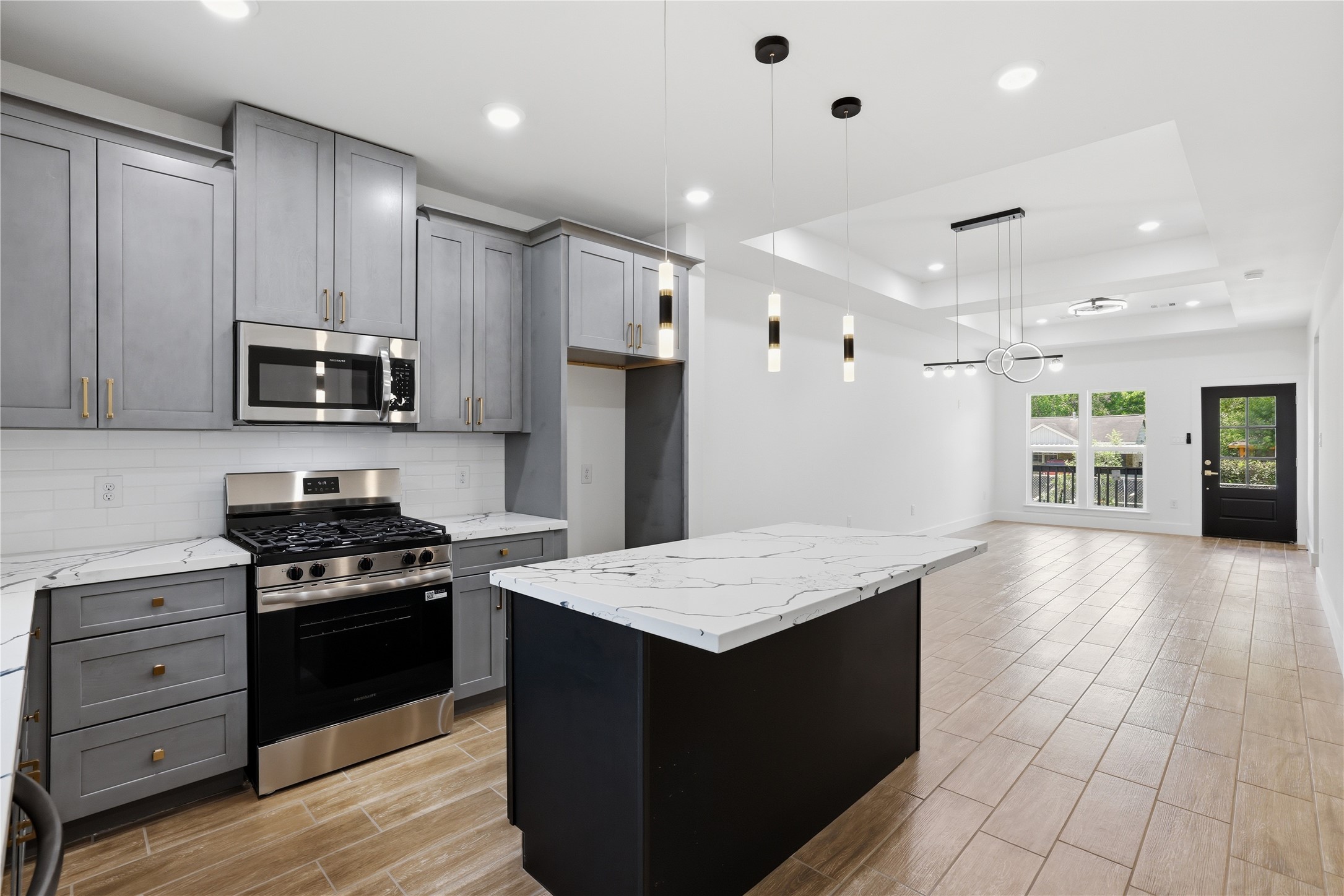 5515 Elm Spring Drive Houston, TX 77048 - Photo 7 of 35
