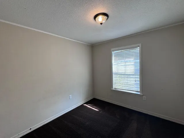 $1,500 | 207 Pinoak Court, Crestview, FL 32539