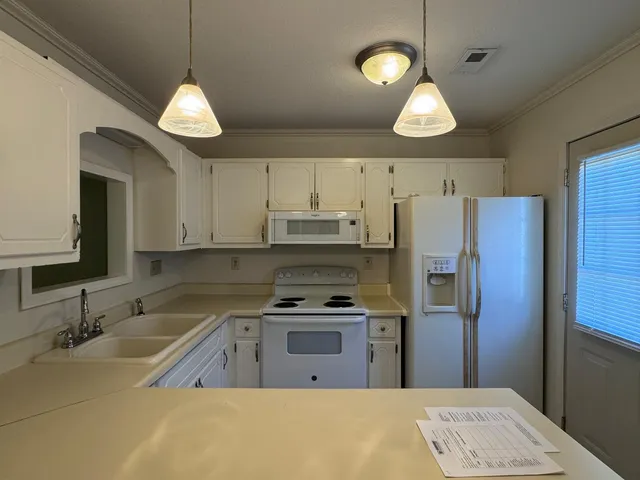 $1,500 | 207 Pinoak Court, Crestview, FL 32539