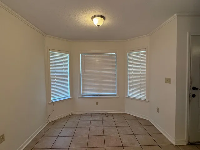 $1,500 | 207 Pinoak Court, Crestview, FL 32539