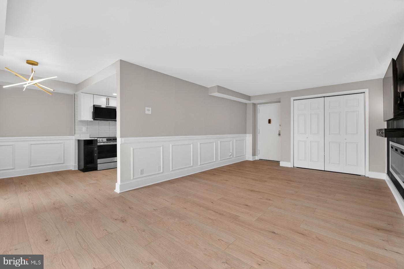 1401 North Rhodes Street, Unit 604 Arlington, VA 22209 - Photo 4 of 25 Designed for Gatherings