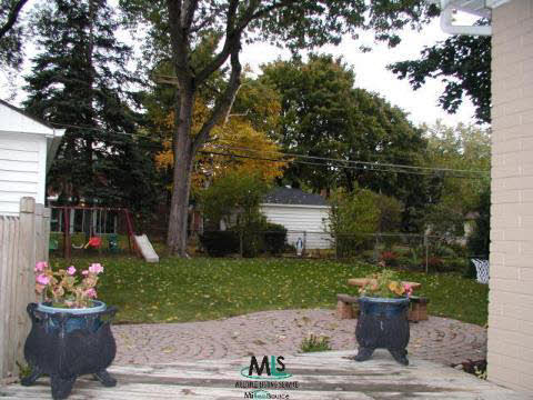 988 Hampton Road Grosse Pointe, MI 48236 - Photo 9 of 9 783334-8.JPG