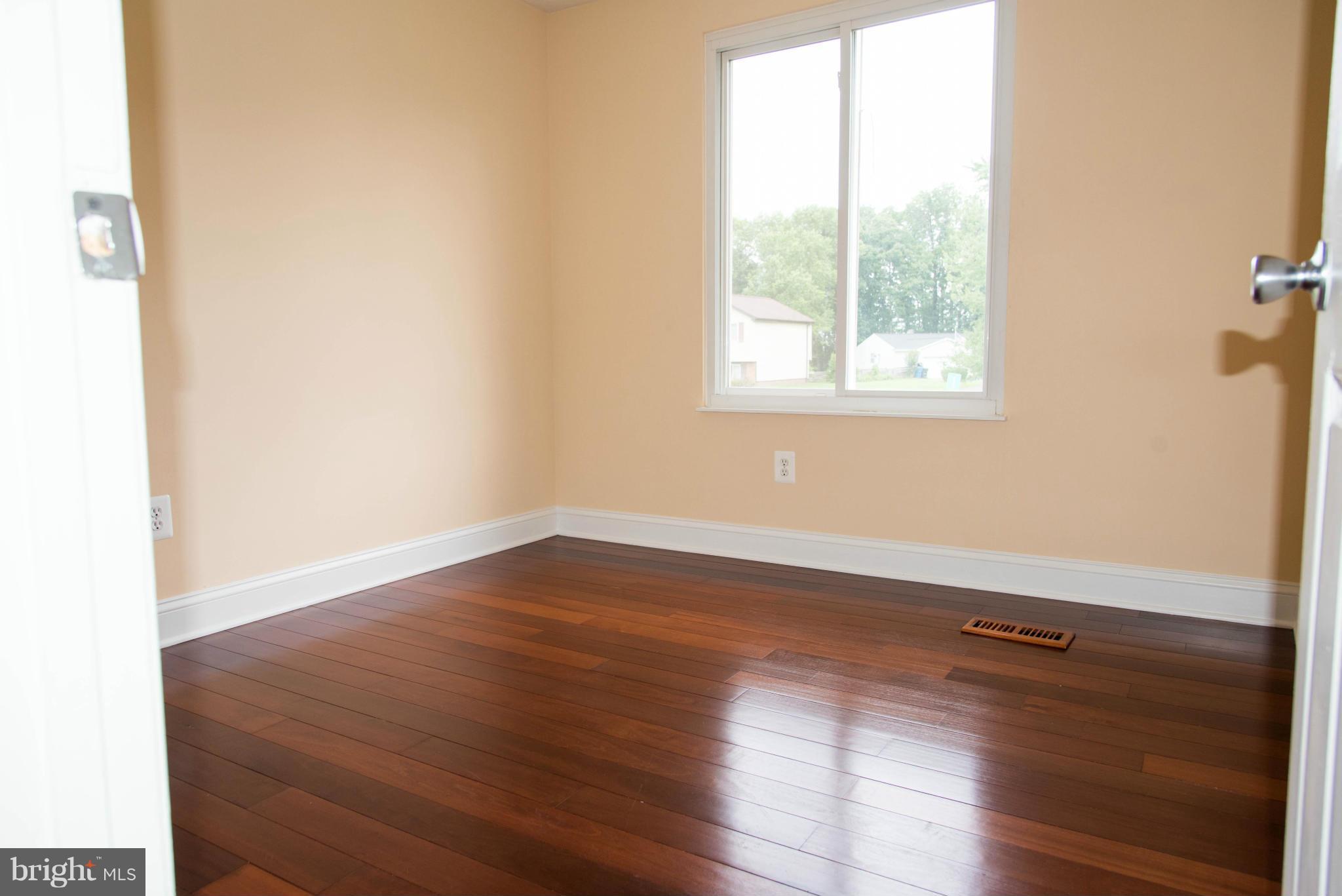 4531 Cub Run Road Chantilly, VA 20151 - Photo 10 of 22 Bedroom