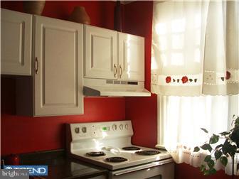7035 Georgian Road Philadelphia, PA 19138 - Photo 7 of 11 Kitchen
