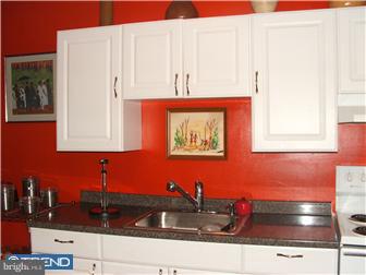 7035 Georgian Road Philadelphia, PA 19138 - Photo 8 of 11 Kitchen