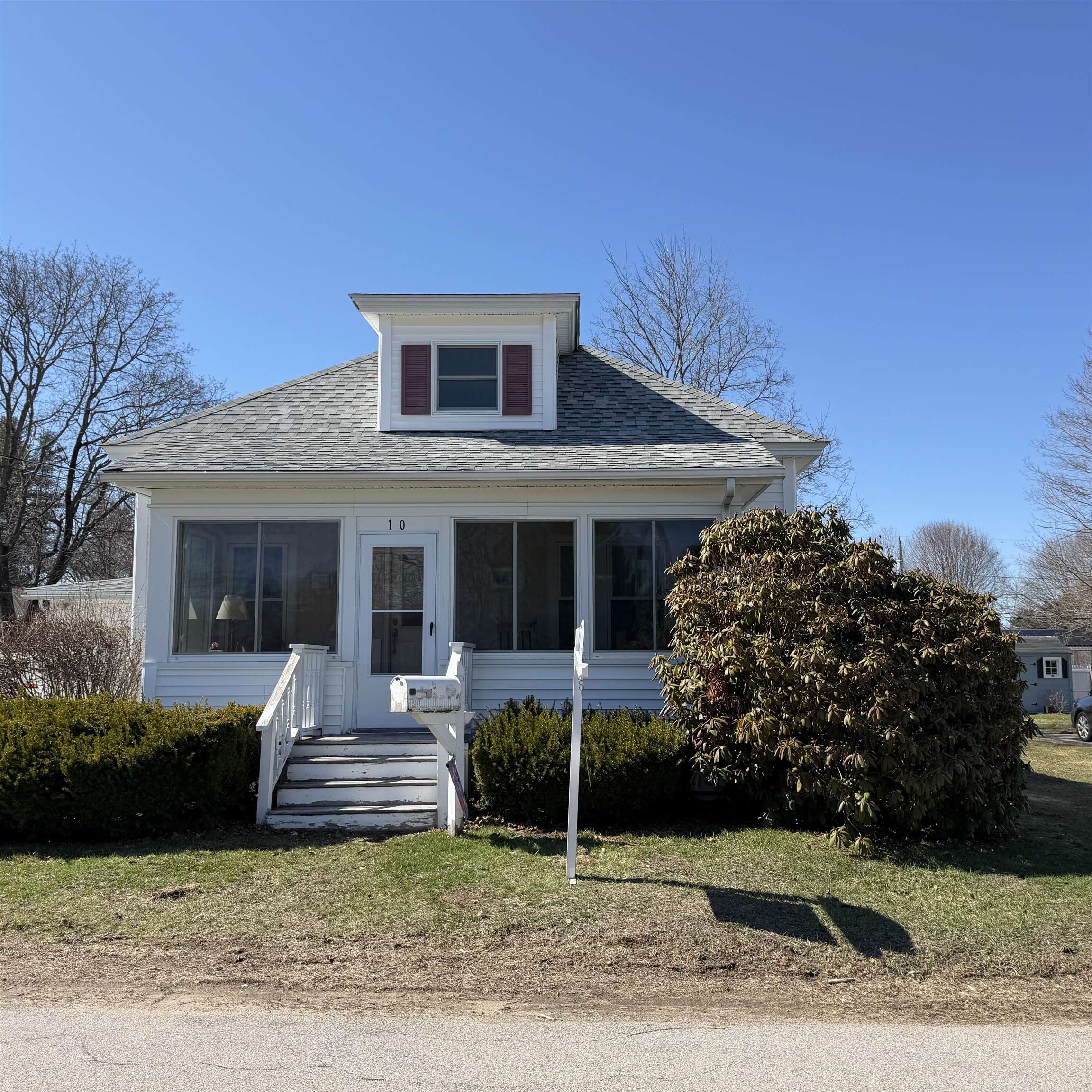 10 Willey Street Rochester, NH 03867 - Photo 3 of 31