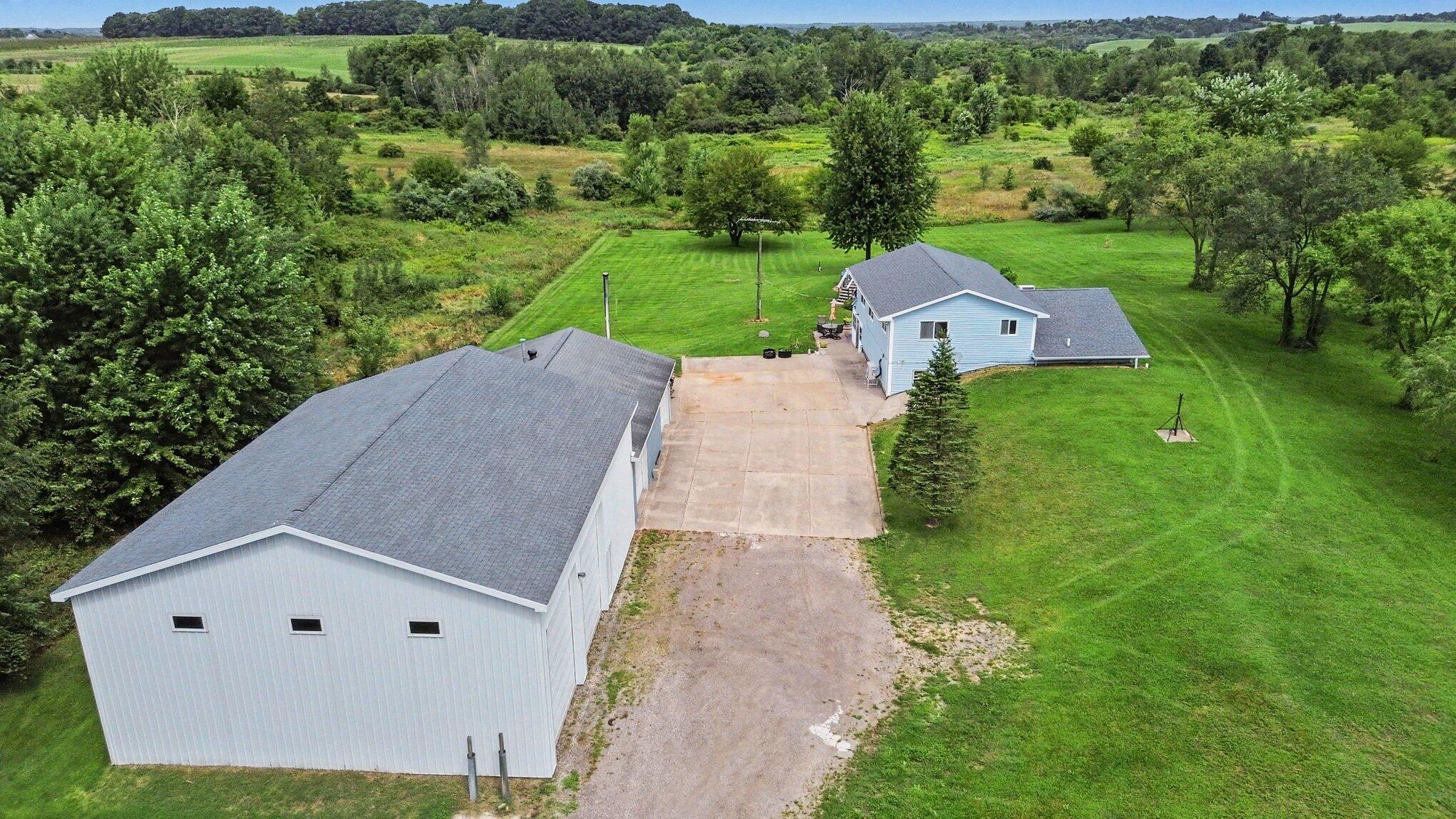 6793 Carmody Road Coloma, MI 49038 - Photo 2 of 31 027_file_9059