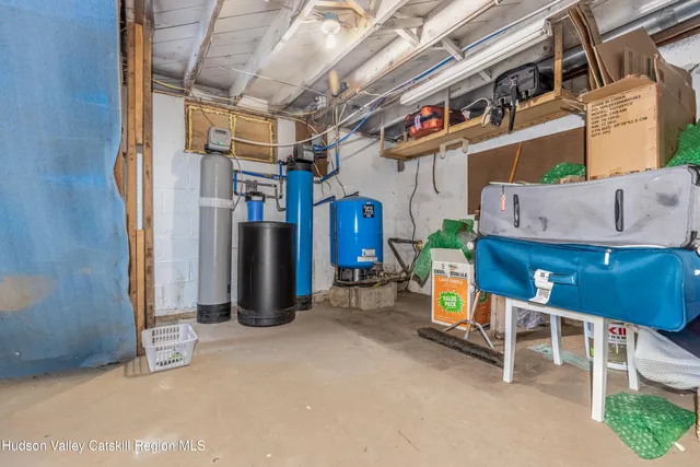 a view of a storage & utility room
