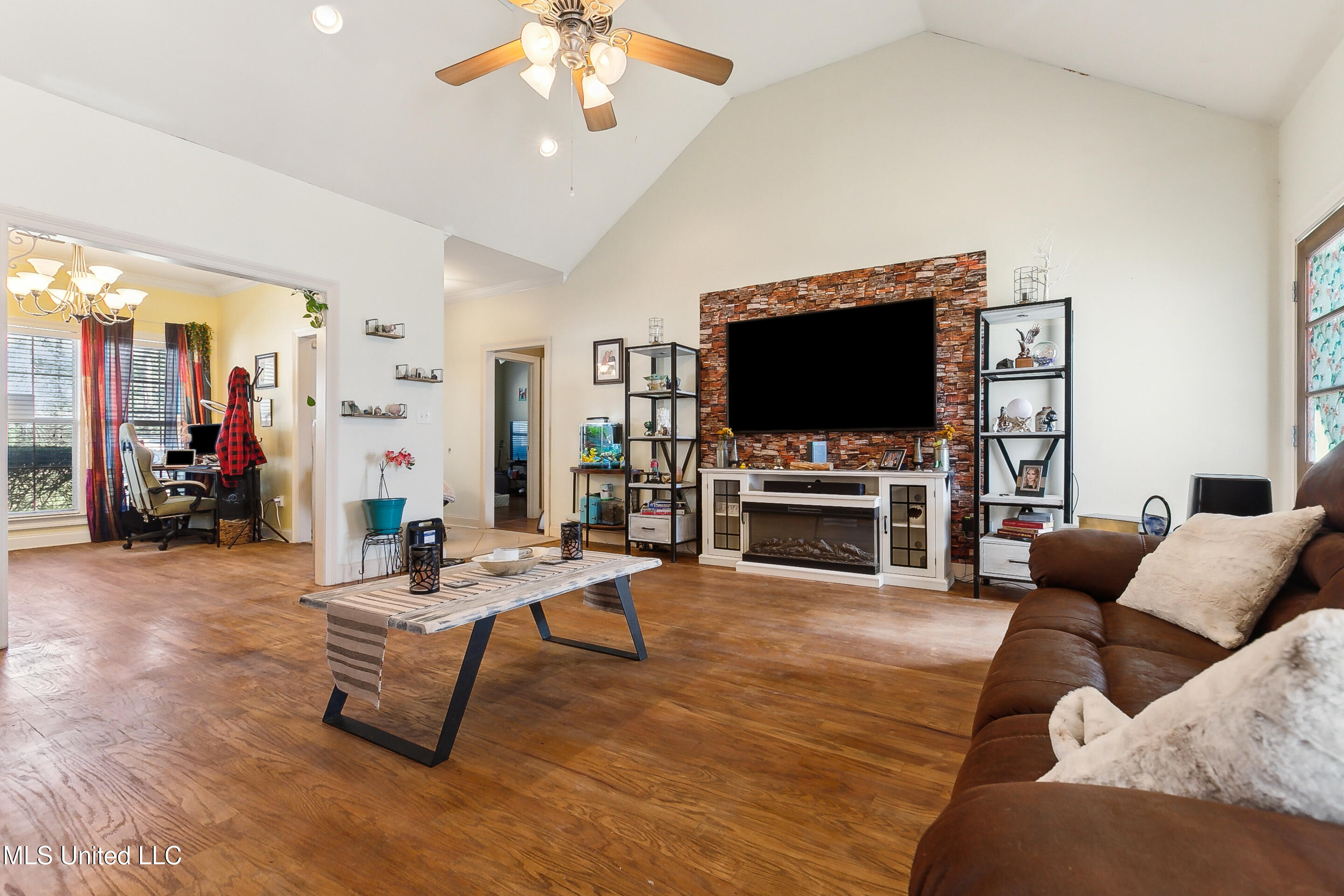 12027 Circle G Ranch Road Picayune, MS 39466 - Photo 4 of 16 Living