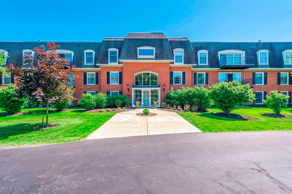 $176,500 | 22701 Center Ridge Road, Unit 314, Rocky River, OH 44116