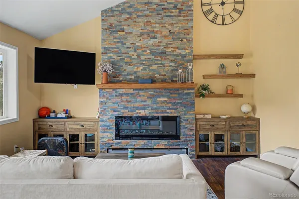 $800,000 | 38 Navajo Court, Lyons, CO 80540