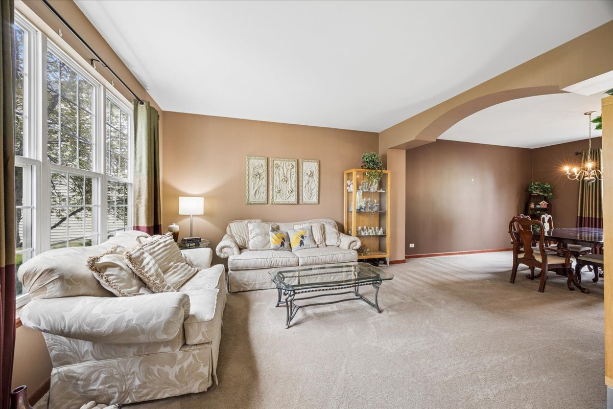 627 Mansfield Way Oswego, IL 60543 - Photo 7 of 36