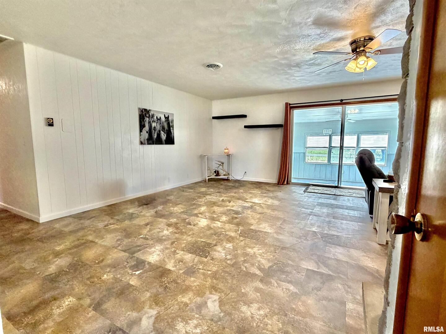 315 Hosselton Street Southwest Clay City, IL 62824 - Photo 11 of 70