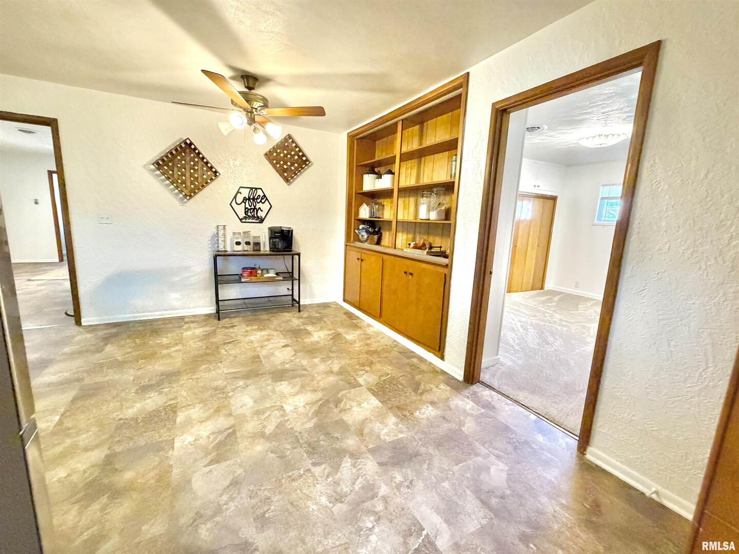 315 Hosselton Street Southwest Clay City, IL 62824 - Photo 17 of 70