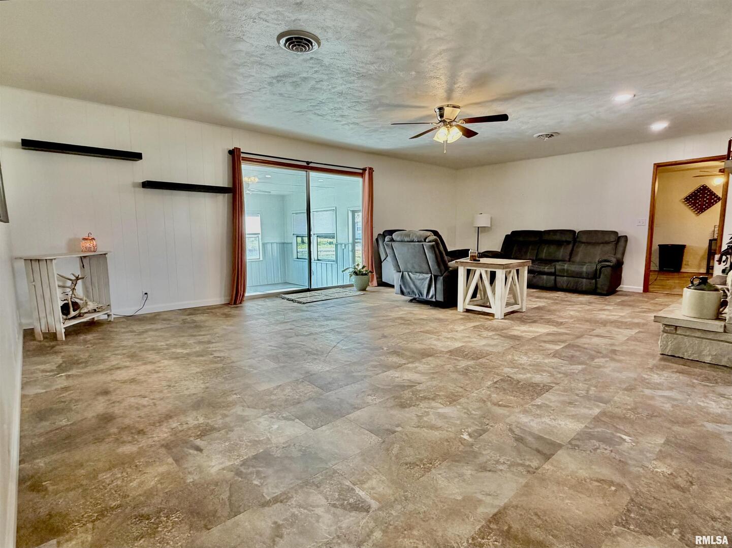 315 Hosselton Street Southwest Clay City, IL 62824 - Photo 3 of 70 a view of livingroom with furniture