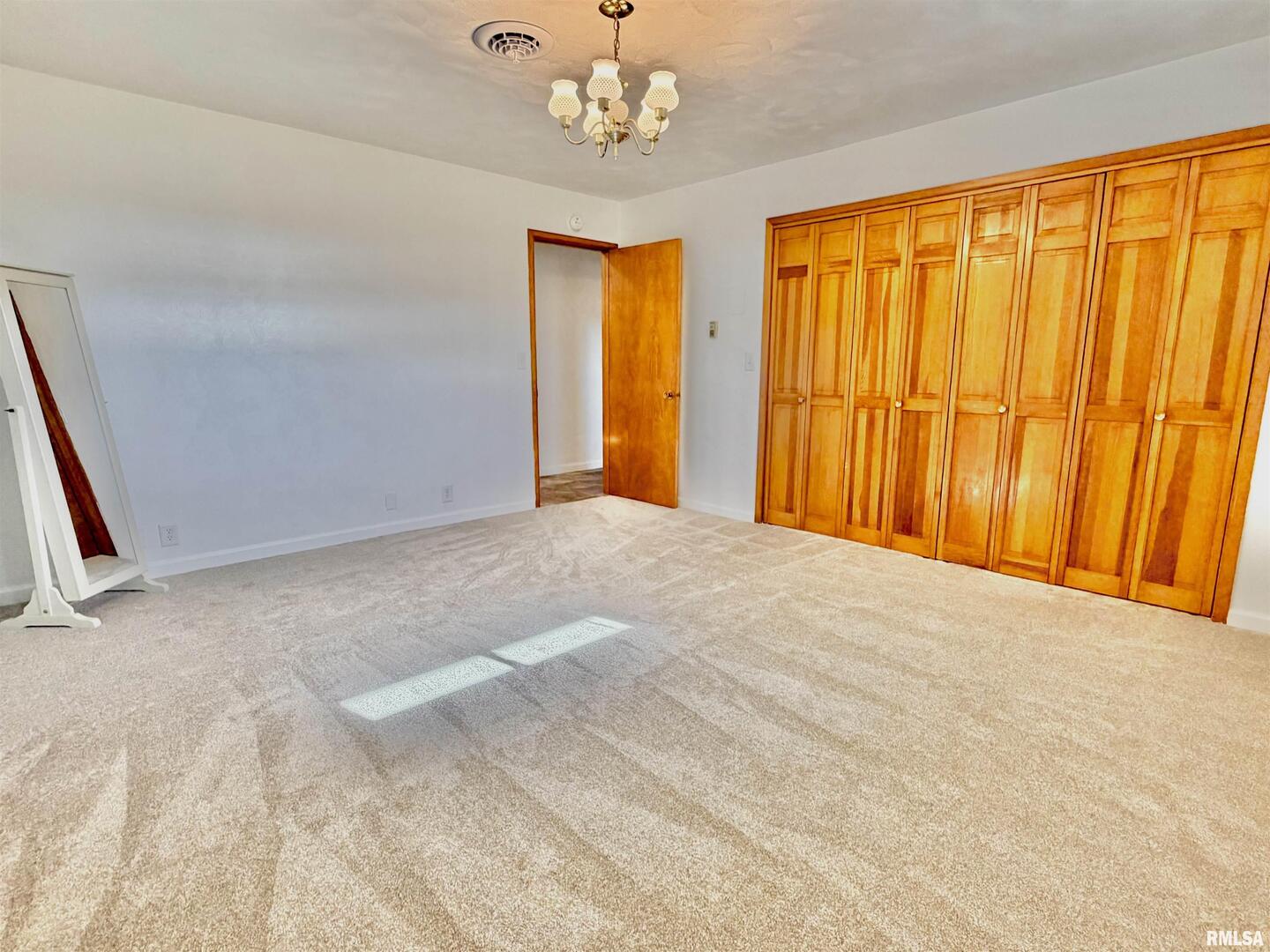 315 Hosselton Street Southwest Clay City, IL 62824 - Photo 31 of 70