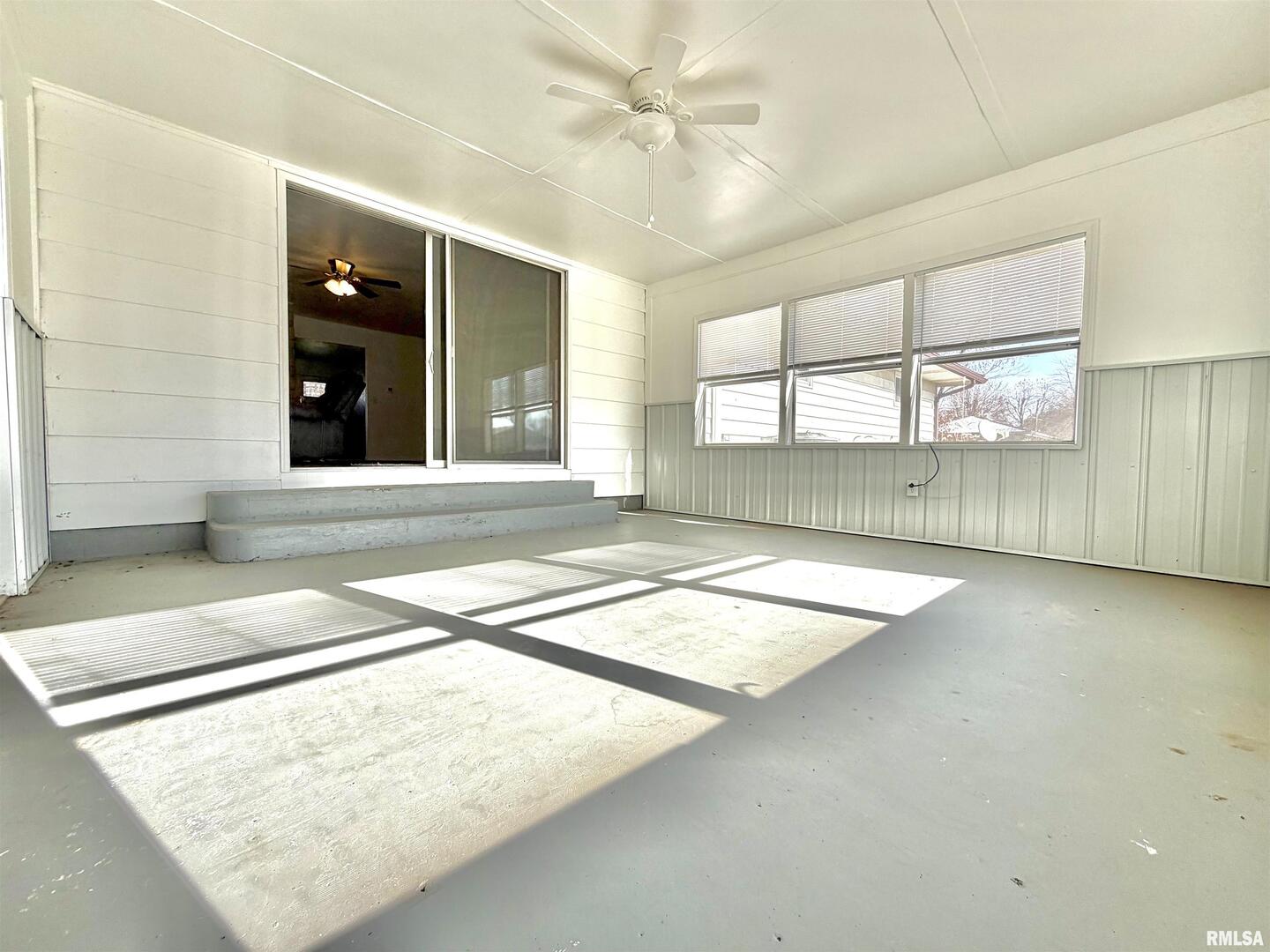 315 Hosselton Street Southwest Clay City, IL 62824 - Photo 52 of 70