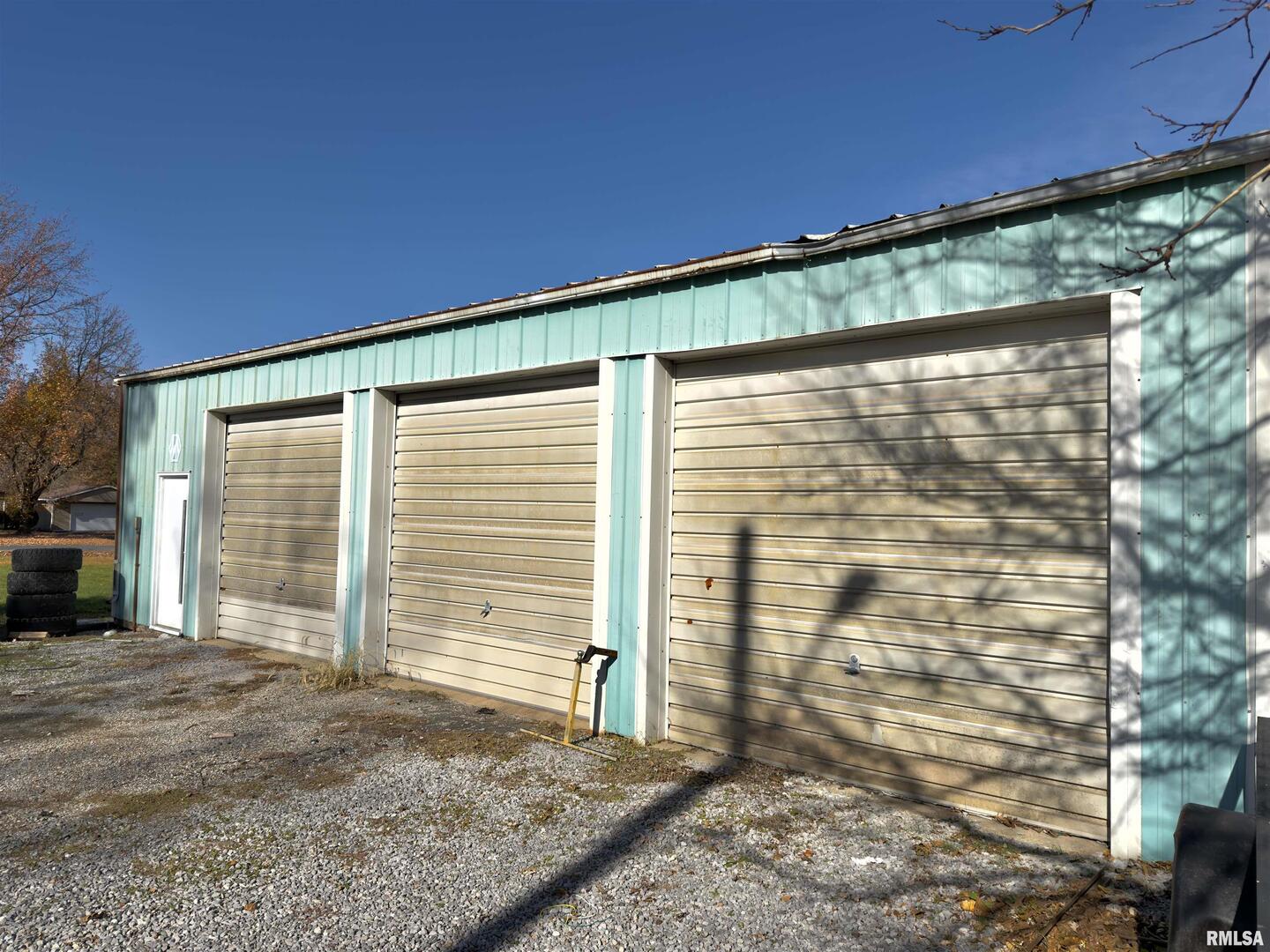 315 Hosselton Street Southwest Clay City, IL 62824 - Photo 58 of 70 a backyard of a house