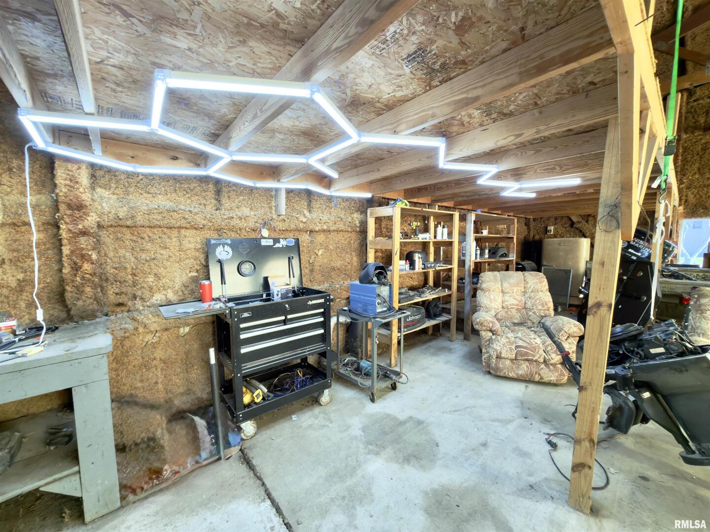 315 Hosselton Street Southwest Clay City, IL 62824 - Photo 63 of 70 a view of a room with gym equipment