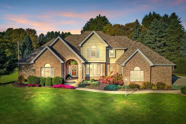 $749,000 | 4 Lake Pointe Circle, Wind Point, WI 53402