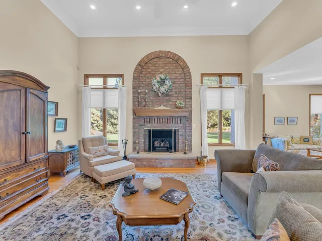 $749,000 | 4 Lake Pointe Circle, Wind Point, WI 53402