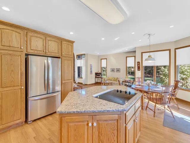 $749,000 | 4 Lake Pointe Circle, Wind Point, WI 53402