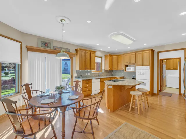 $749,000 | 4 Lake Pointe Circle, Wind Point, WI 53402