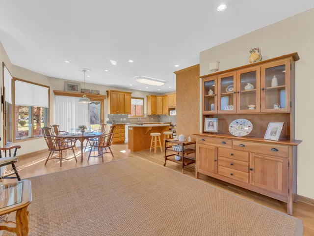 $749,000 | 4 Lake Pointe Circle, Wind Point, WI 53402