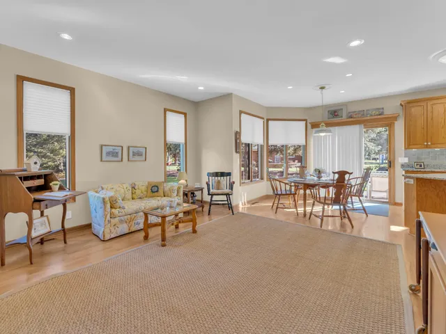 $749,000 | 4 Lake Pointe Circle, Wind Point, WI 53402