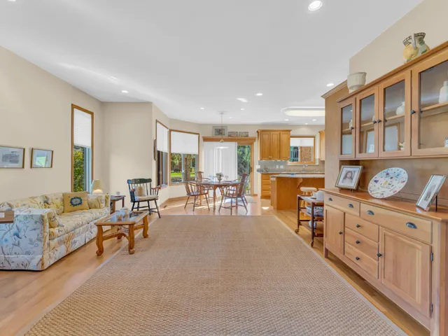 $749,000 | 4 Lake Pointe Circle, Wind Point, WI 53402