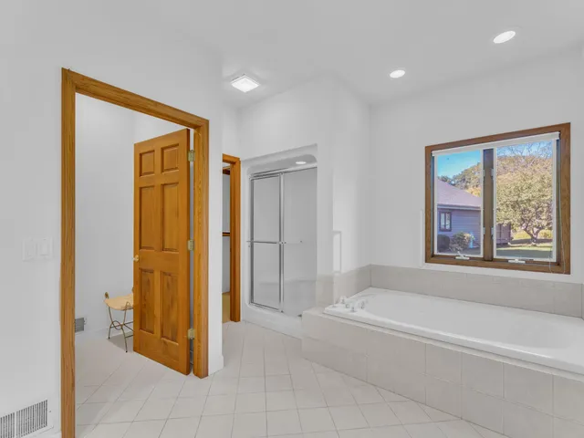 $749,000 | 4 Lake Pointe Circle, Wind Point, WI 53402